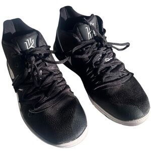 Nike Kyrie 5 Black Magic GS Youth 5Y Basketball Sneakers Streetwear Athleisure